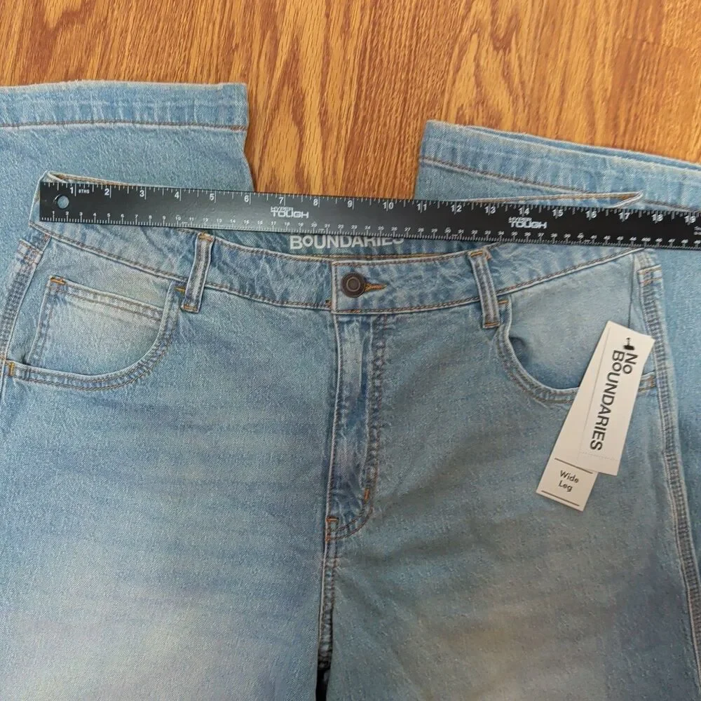 NO Boundaries Jeans Women’s Size 16 Light Enzyme W Tint Denim Wide Leg Zip NEW